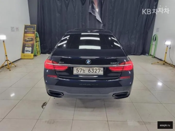 BMW 7-Series 3