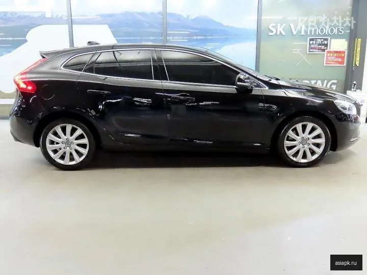 Volvo V40 3