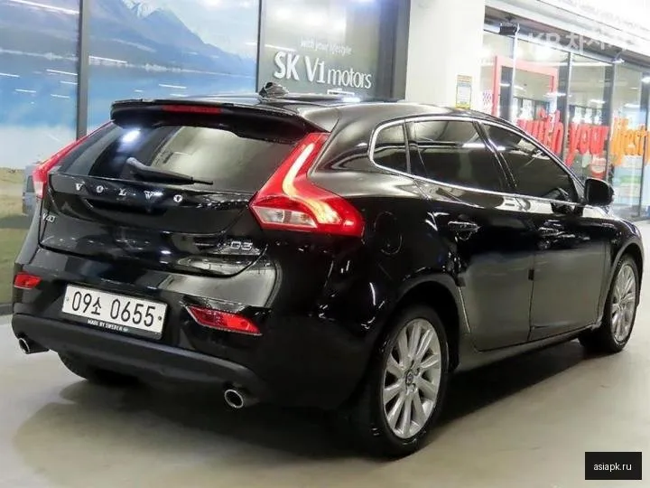 Volvo V40 4