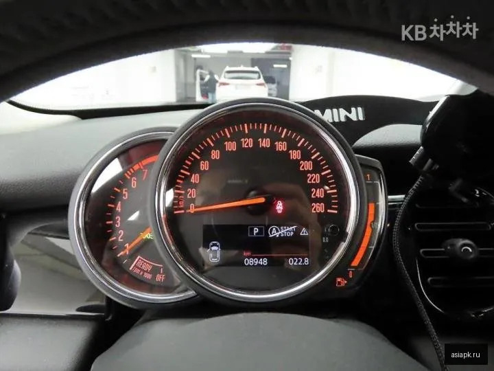 MINI Hatch 6