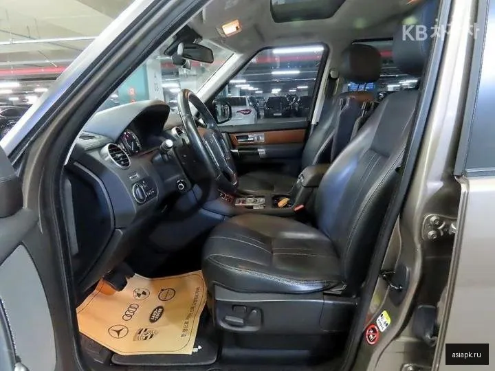 Land Rover Discovery 6