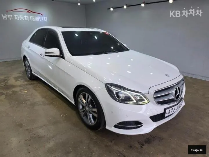 Mercedes-Benz E-Class 2