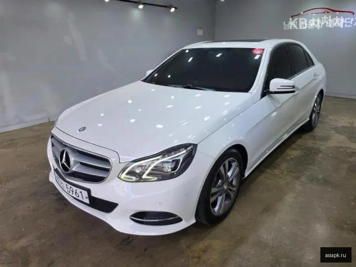 Mercedes-Benz E-Class 3
