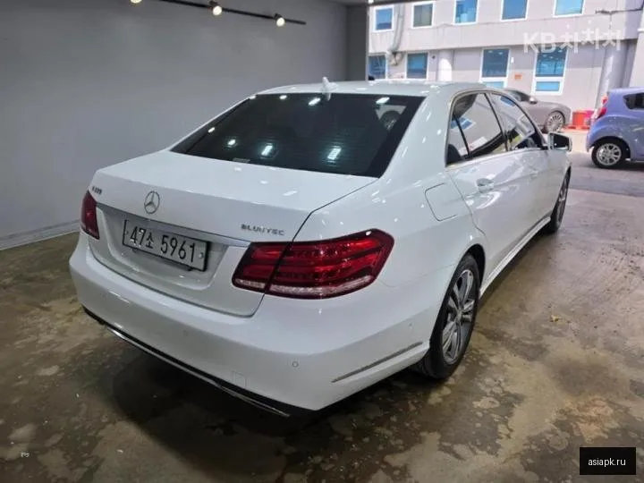 Mercedes-Benz E-Class 6