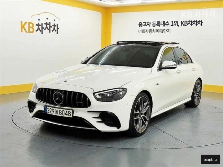 Mercedes-Benz E-Class 2