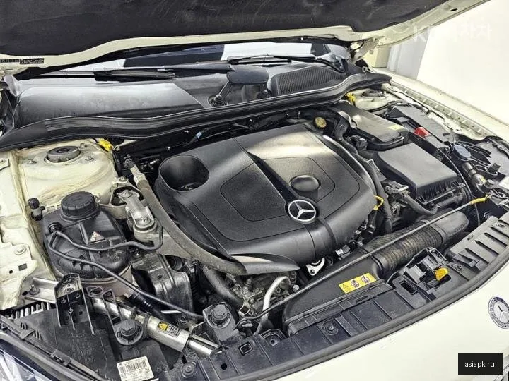 Mercedes-Benz GLA-Class 6