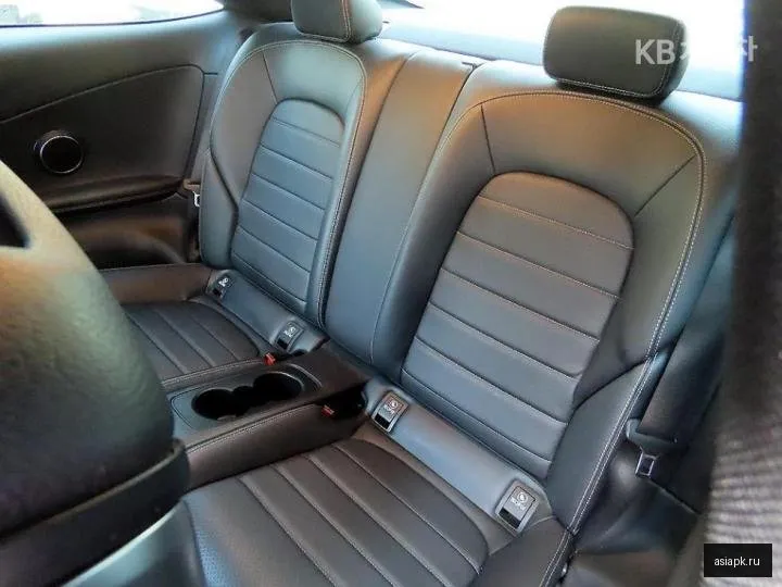 Mercedes-Benz C-Class 6