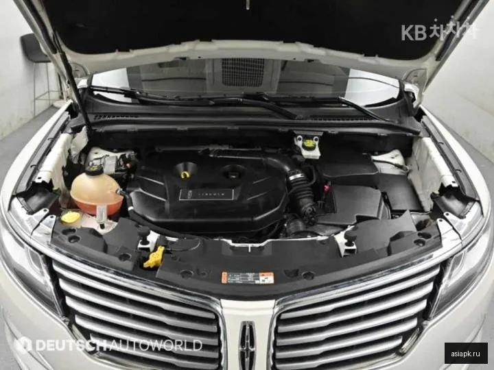 Lincoln MKC 6