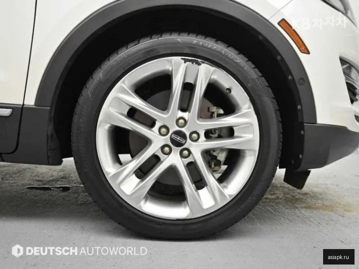 Lincoln MKC 5
