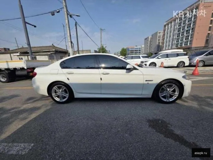 BMW 5-Series 2