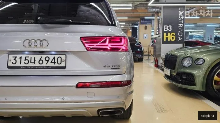 Audi Q7 6