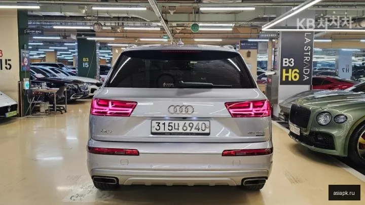 Audi Q7 5
