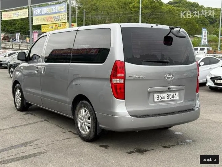 Hyundai Starex 5