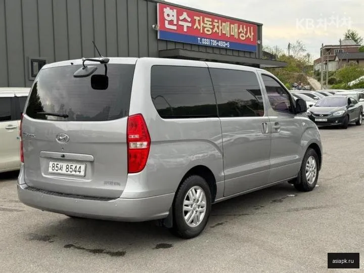 Hyundai Starex 6