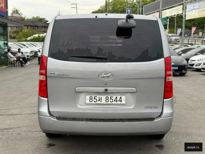 Hyundai Starex 4