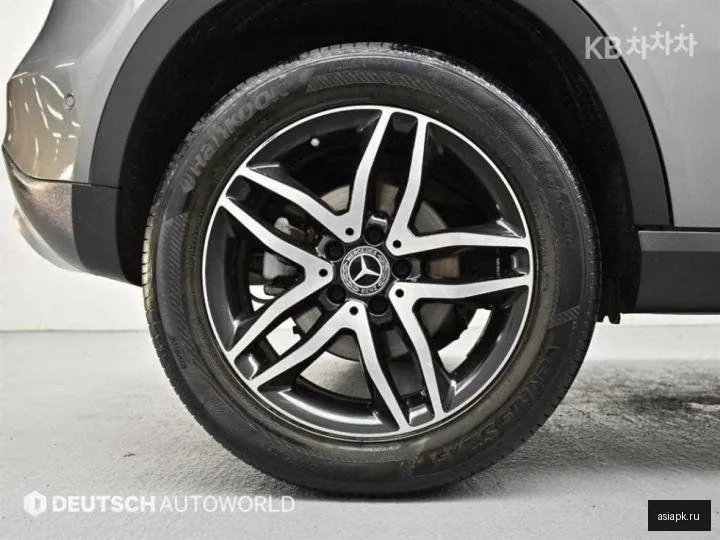 Mercedes-Benz GLA-Class AMG 5