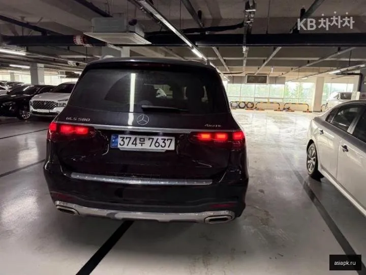 Mercedes-Benz GLS-Class 4