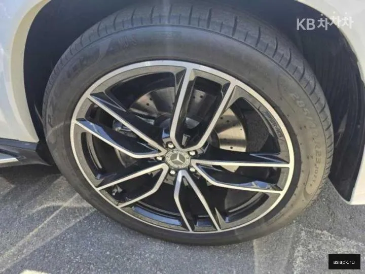 Mercedes-Benz GLS-Class 3