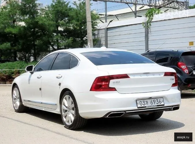 Volvo S90 3