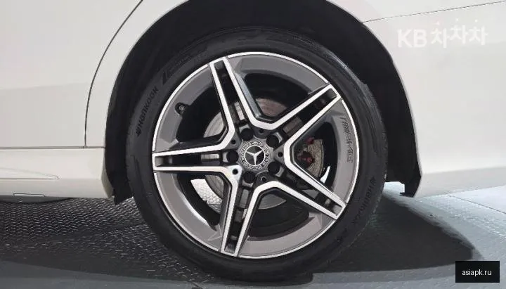 Mercedes-Benz C-Class 6