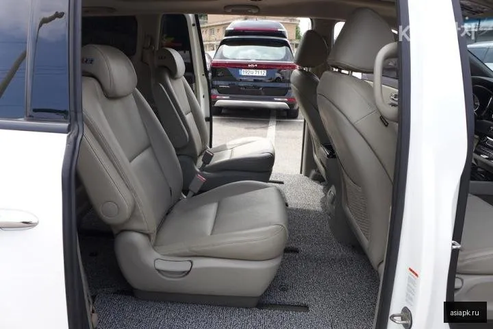 Kia Carnival 6