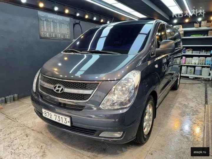 Hyundai Starex 3