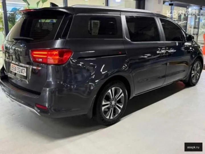 Kia Carnival 4