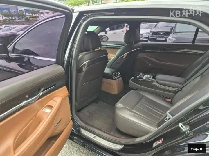 Genesis G90 6