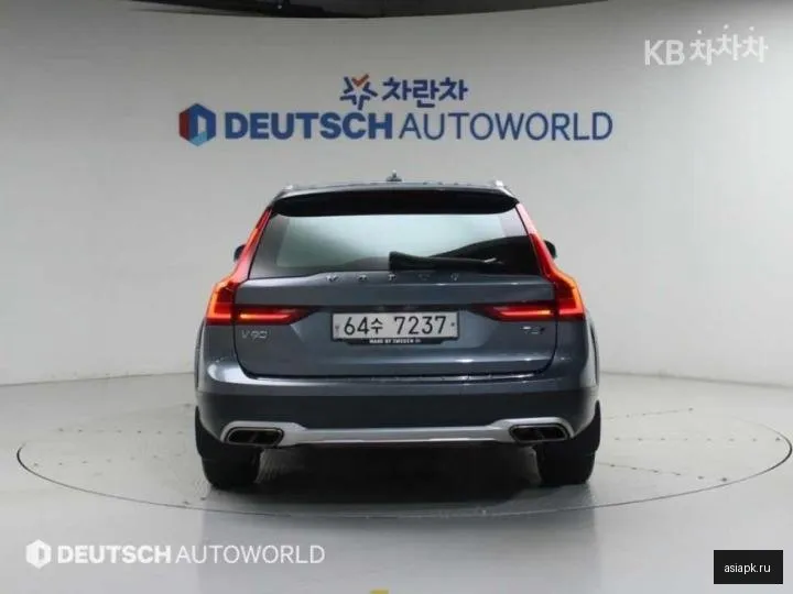 Volvo V90 4