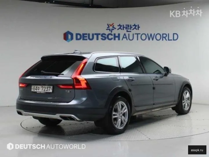 Volvo V90 2