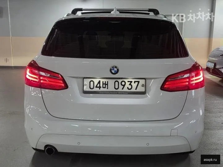 BMW 2-Series 2