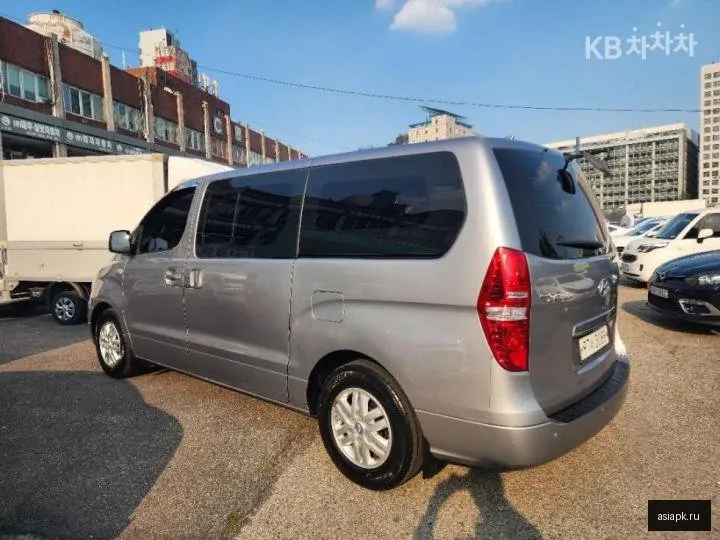 Hyundai Starex 4