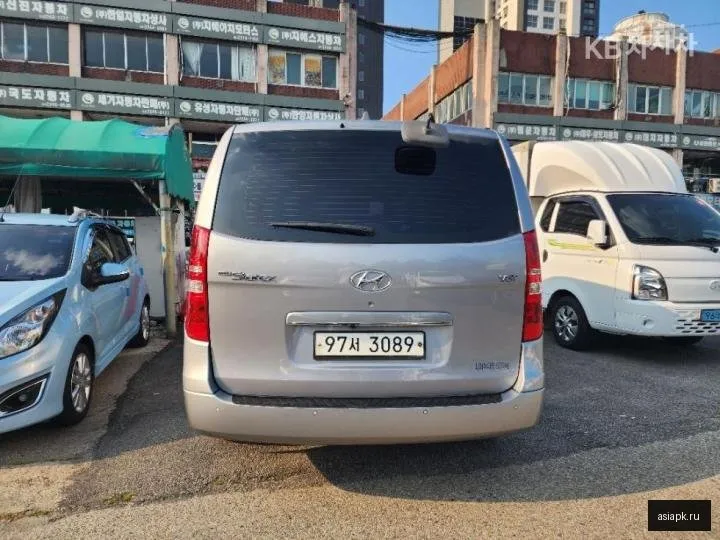 Hyundai Starex 3