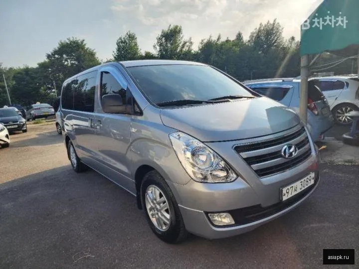 Hyundai Starex 2