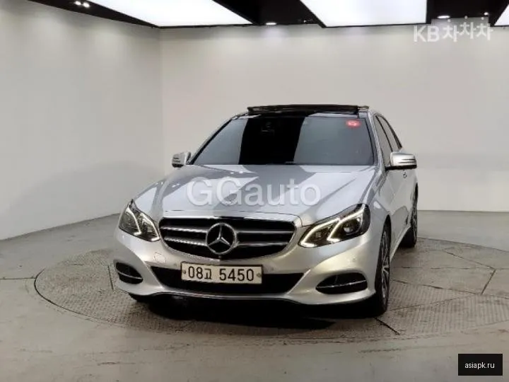 Mercedes-Benz E-Class 2