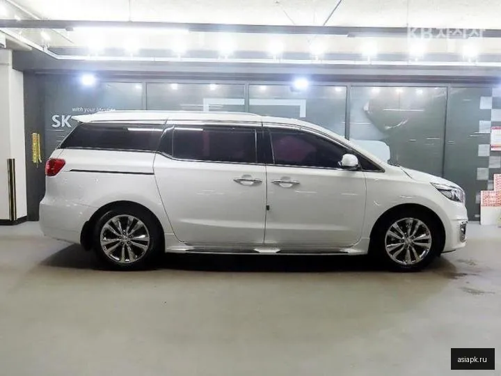 Kia Carnival 5