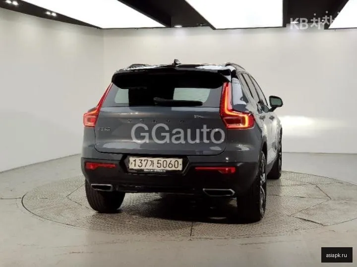 Volvo XC40 3