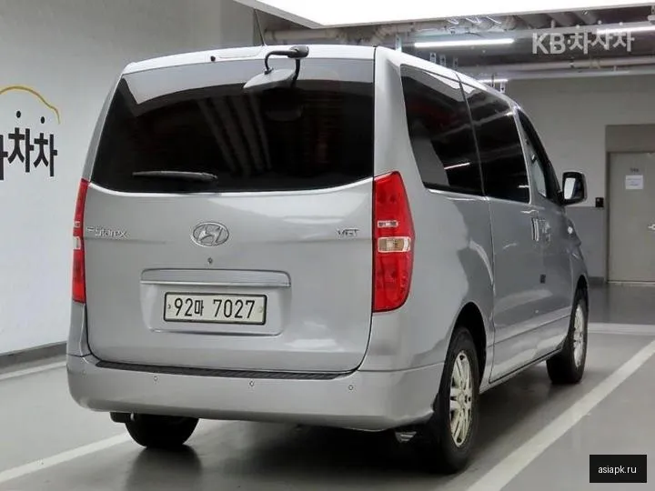 Hyundai Starex 4