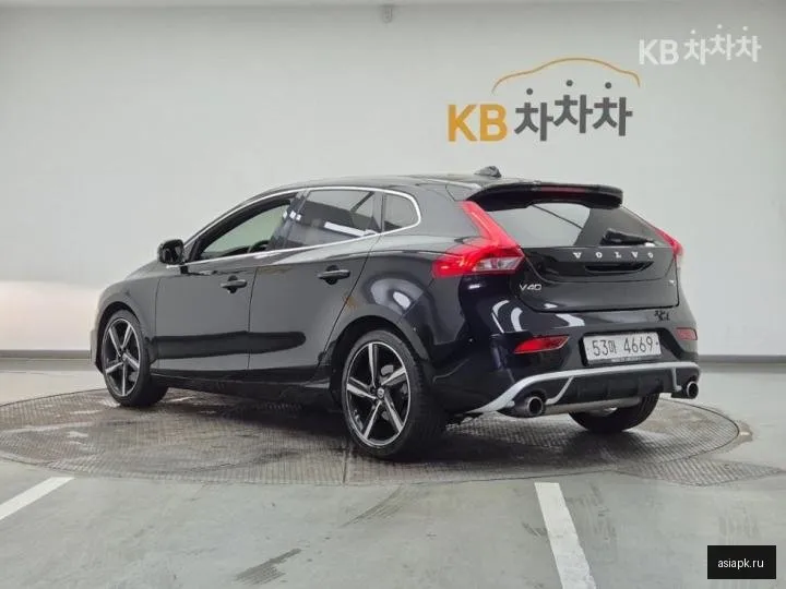 Volvo V40 3