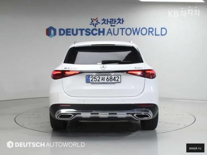 Mercedes-Benz GLC-Class 4
