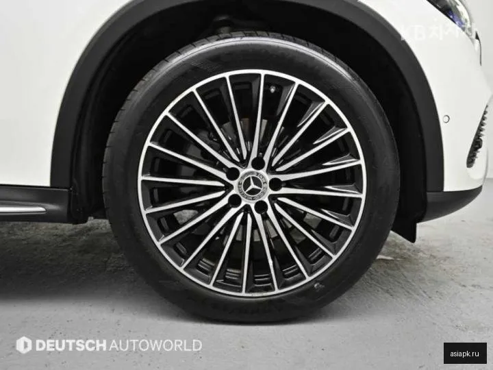 Mercedes-Benz GLC-Class 5