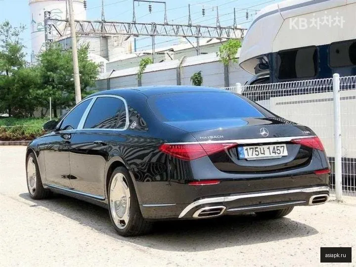 Mercedes-Benz S-Class 3