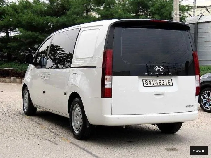 Hyundai Staria 3