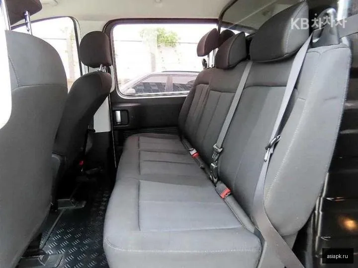 Hyundai Staria 6