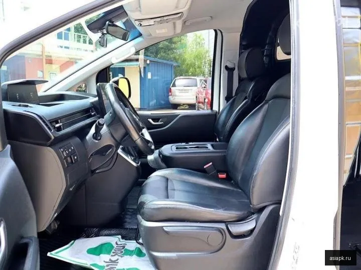 Hyundai Staria 5