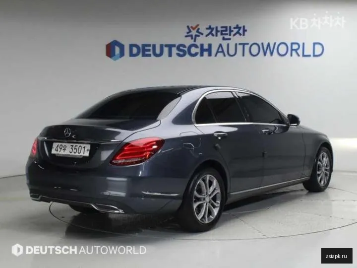 Mercedes-Benz C-Class 2