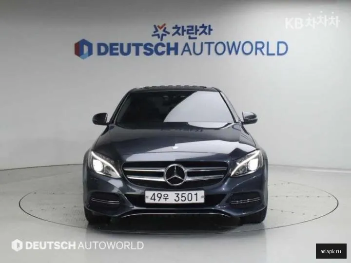 Mercedes-Benz C-Class 3