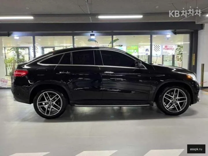 Mercedes-Benz GLE-Class 4