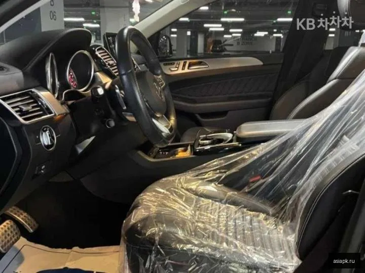 Mercedes-Benz GLE-Class 6
