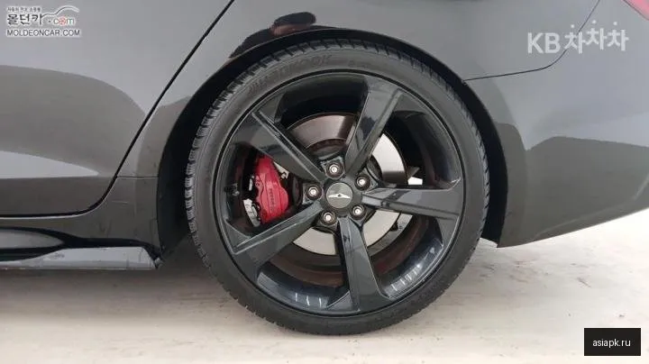 Genesis G70 6